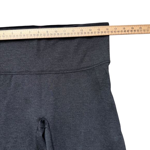 Spanx Leggings Women's Size XL Petite Cropped Compression Heather Gray Casual - Picture 8 of 10
